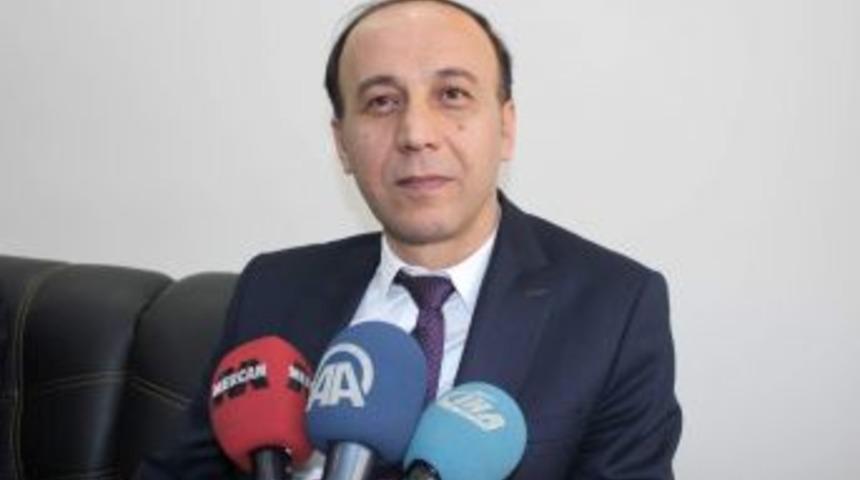 Valilikte İntihar Teşebb&uuml;s&uuml;nde Bulunan Vatandaşı İkna Eden Vali Abdullah Erin: