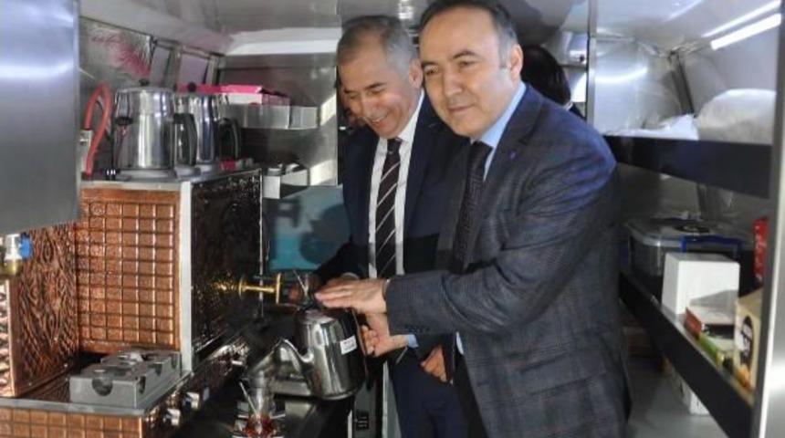 G&ouml;rev Başındaki Polisler I&ccedil;in Seyyar Kafe