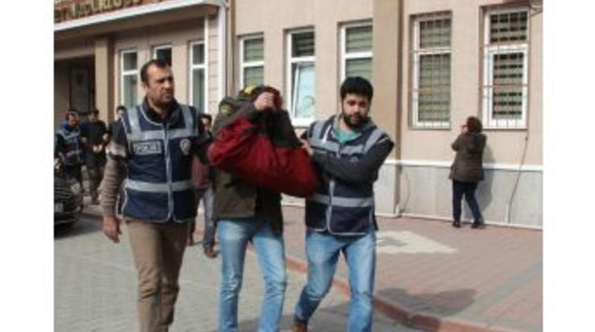 Uepsaş&rsquo;ı Soyan İki Kişi Yakalandı