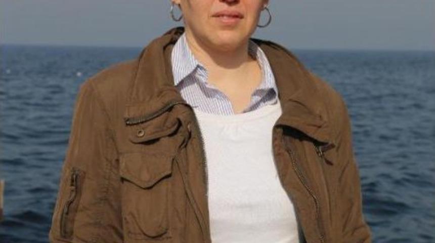 Kadın Dalgı&ccedil; Fenalaşınca, Başkan Denize Atlayıp Kurtardı (3)