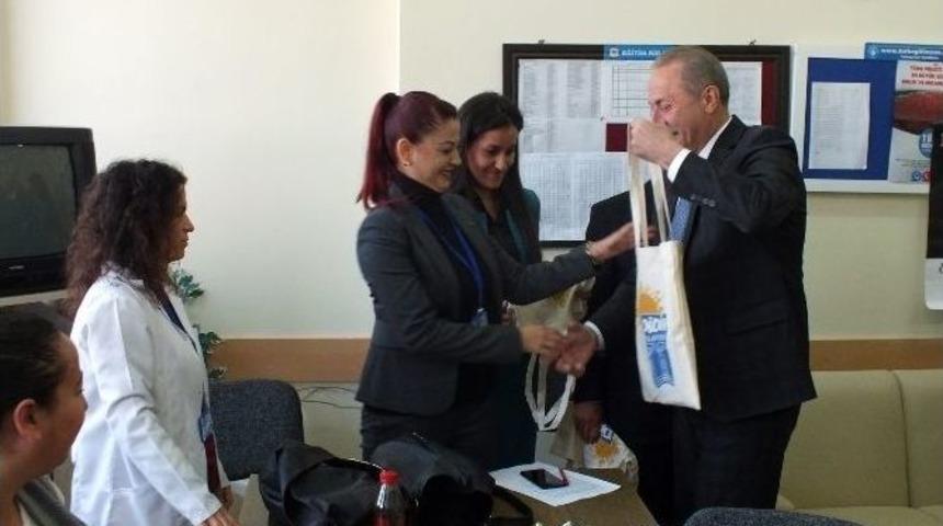 Başkan Atabay, &Ouml;ğretmenleri Okullarda Ziyaret Etti