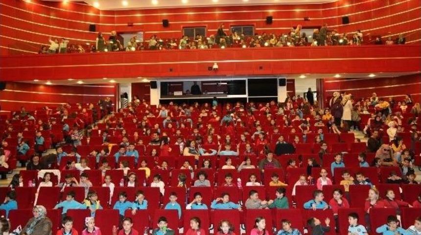 &Ccedil;ocuklar S&uuml;per Mario İle Eğlendi