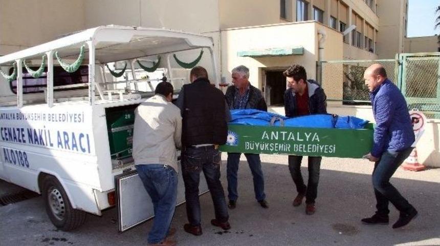 Okul M&uuml;d&uuml;r&uuml; &Ouml;ğretmenler G&uuml;n&uuml;&rsquo;nde Kalbine Yenik D&uuml;şt&uuml;