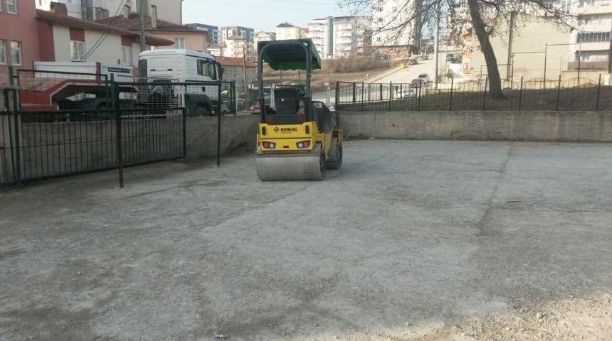Bilecik Malhun Hatun İlkokulu Bah&ccedil;esine Sıcak Asfalt
