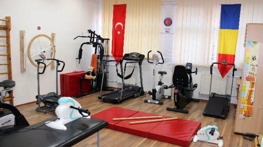 Tika Romanya&rsquo;da Engelli Vatandaşlara El Uzattı