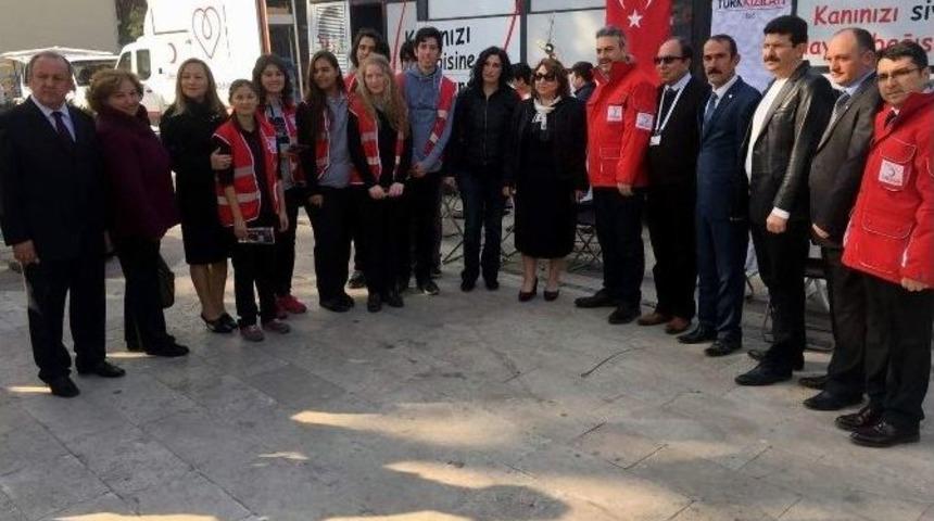 Aydın Kızılay&rsquo;dan 24 Kasım&rsquo;da Kan Bağışlayan &Ouml;ğretmenlere Teşekk&uuml;r