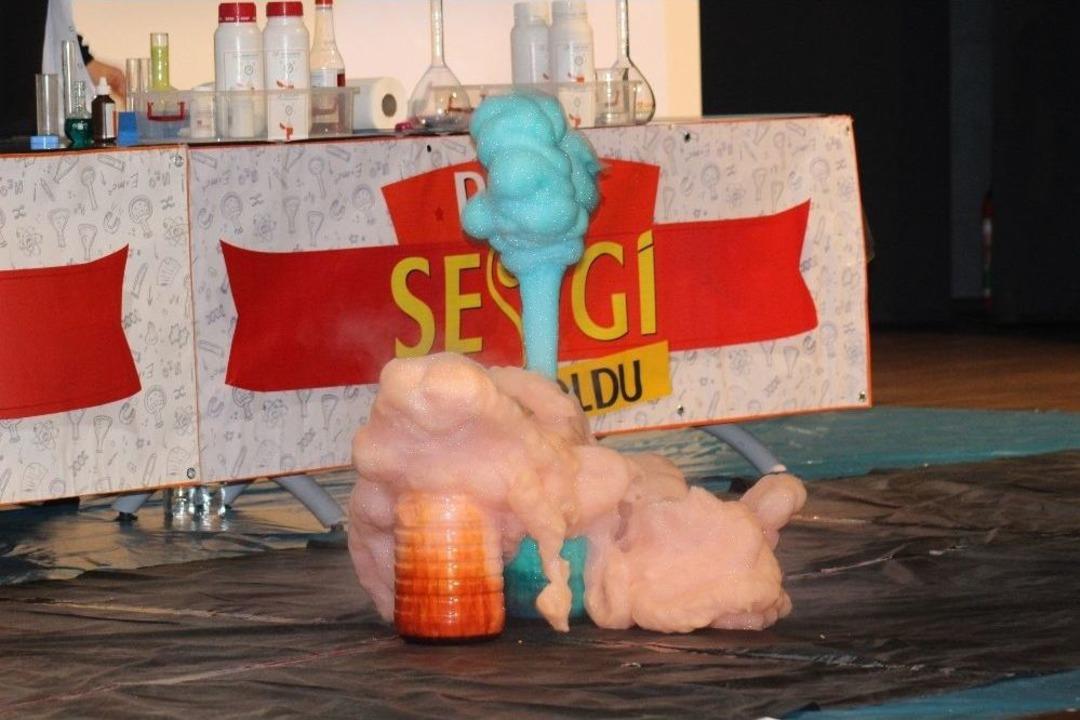 &Ccedil;ocuklar Bilim Şenliği&rsquo;nde Buluştu