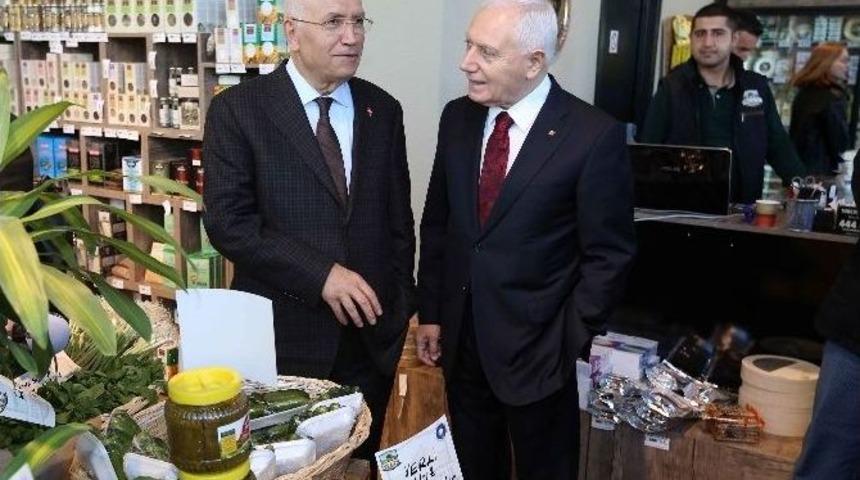 Başkan Yaşar, Doğal &Ccedil;iftlik &Uuml;r&uuml;nleri Merkezi&rsquo;nin A&ccedil;ılışına Katıldı