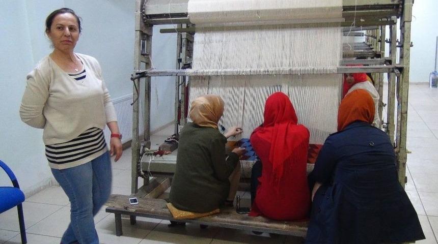 Nusaybin&rsquo;de Halı Ve Kilim Dokuma Kursu A&ccedil;ıldı