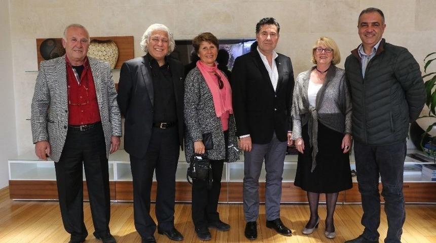 Akyarlar G&uuml;zelleştirme Ve Geliştirme Derneği Yeni Y&ouml;netiminden Ziyaret