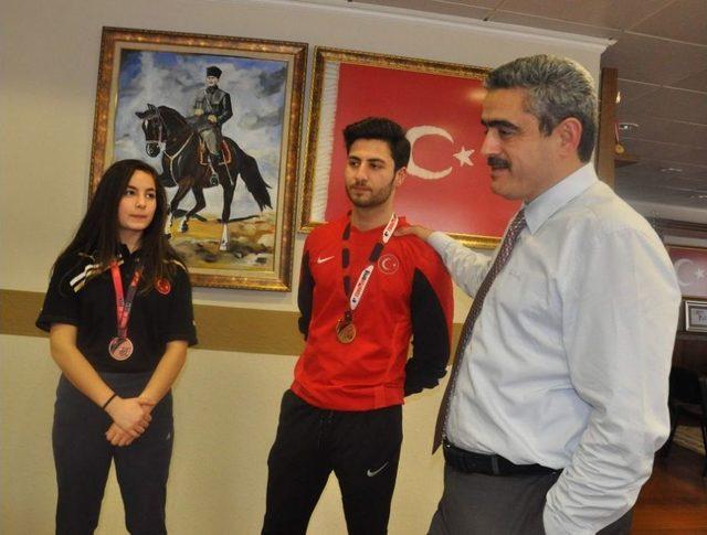 Milli Sporcu Gezgin Kardeşler Başkan Alıcık’dan Destek İstedi