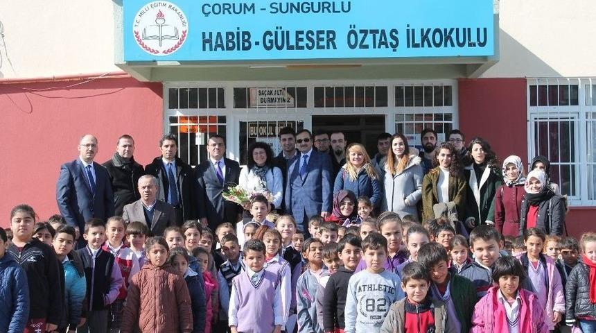 &Uuml;niversite &Ouml;ğrencilerinden Kitap Kampanyasına Destek