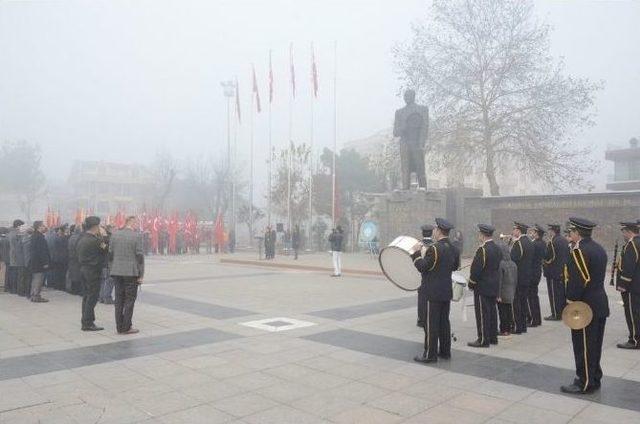 Düzce’de Öğretmenler Günü Çelenk Töreniyle Başladı