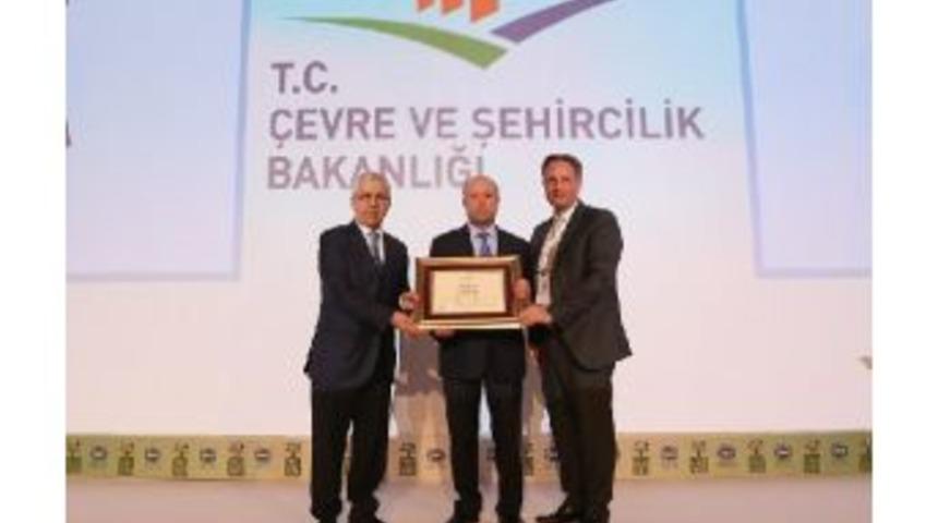 Ar&ccedil;elik&rsquo;In Atık Y&ouml;netimi Faaliyetlerine Birincilik &Ouml;d&uuml;l&uuml;