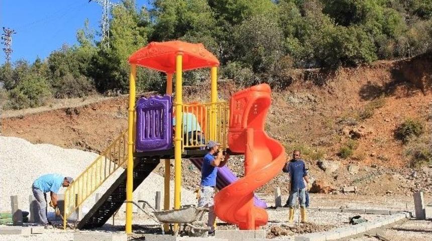 Kumluca&rsquo;ya Yeni Oyun Parkı Ve Spor Alanı