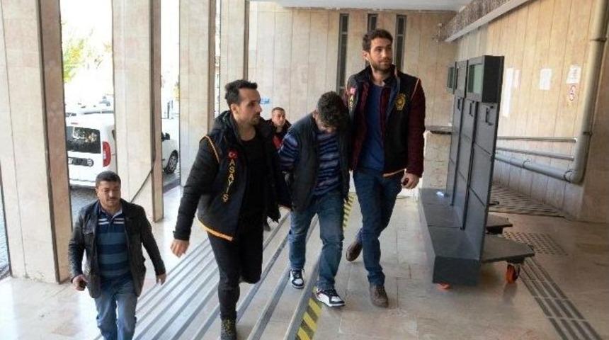 Tornavidalı Cinayetin Sırrı &Ccedil;&ouml;z&uuml;ld&uuml;