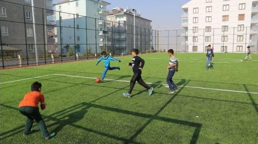 Karaman’da 8 Yeni Mest Spor Sahasında Çalışmalar Tamamlandı