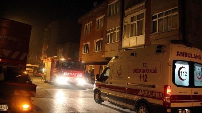 3 Katlı Binada &Ccedil;ıkan Yangın Korkuttu