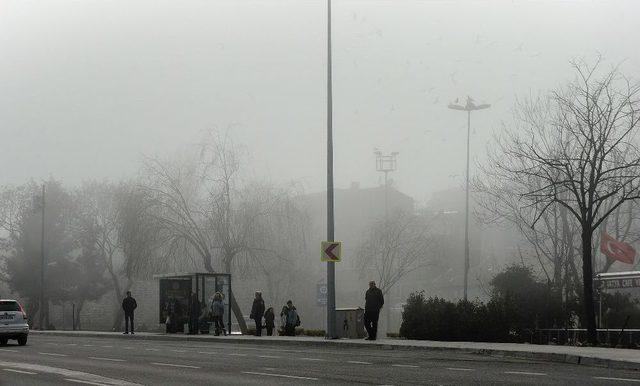 İstanbul’da Sis Etkisini Sürdürüyor