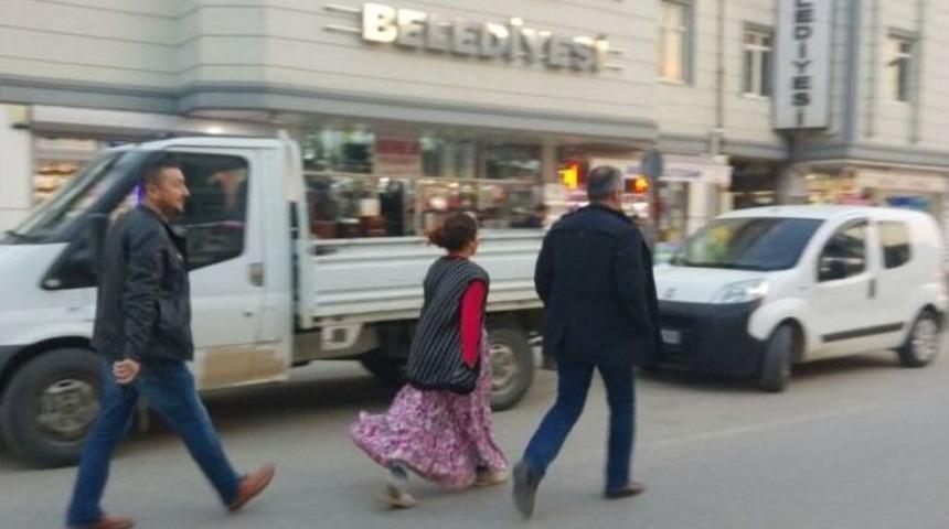 Tırnak&ccedil;ılık Y&ouml;ntemiyle Hırsızlık Yapan Kadınlar Yakalandı