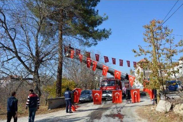  Korkuteli'ne Şehit Ateşi Düştü