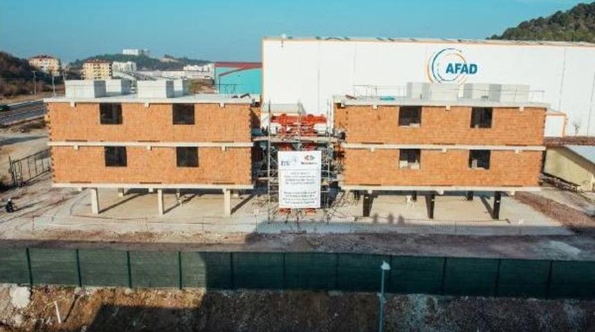 Depreme Dayanıklılık Testinde Bina B&ouml;yle Yıkıldı