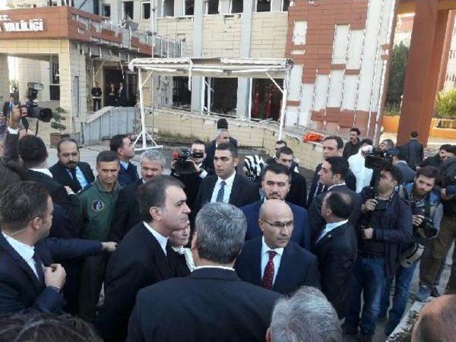 Adana Valiliği'ne Bombalı Araçla Saldırı; 2 Ölü, 33 Yaralı (5)