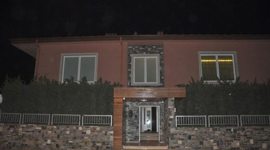 Villa Faresi M&uuml;cevherlerle Yakalandı