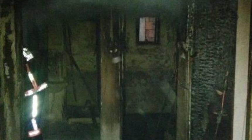 Terk Edilmiş Barakada &Ccedil;ıkan Yangın S&ouml;nd&uuml;r&uuml;ld&uuml;