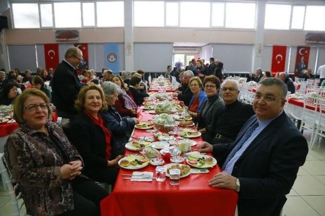 Kırklareli Belediyesi Emekli &Ouml;ğretmenleri Unutmadı