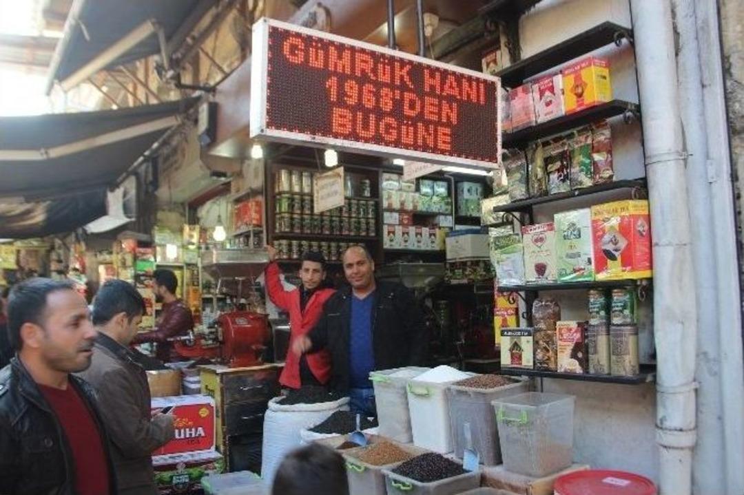 Şanlıurfa&rsquo;da Kuru Kahve Satıcıları Zor G&uuml;nler Ge&ccedil;iriyor