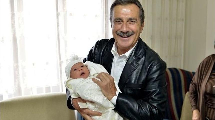 Başkan Ataç’ın Bebeklerle Mutluluk Tablosu