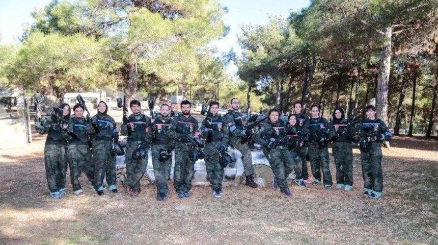&Ouml;ğretmenler, Paintball Oynayarak Stres Attı
