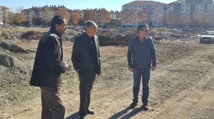 Başkan &Ouml;zdemir, Amfi Tiyatro Yapımını Denetledi