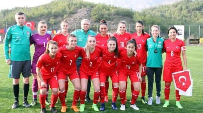 Kadın Milli Futbolcular Romanya&rsquo;Ya Yenildi