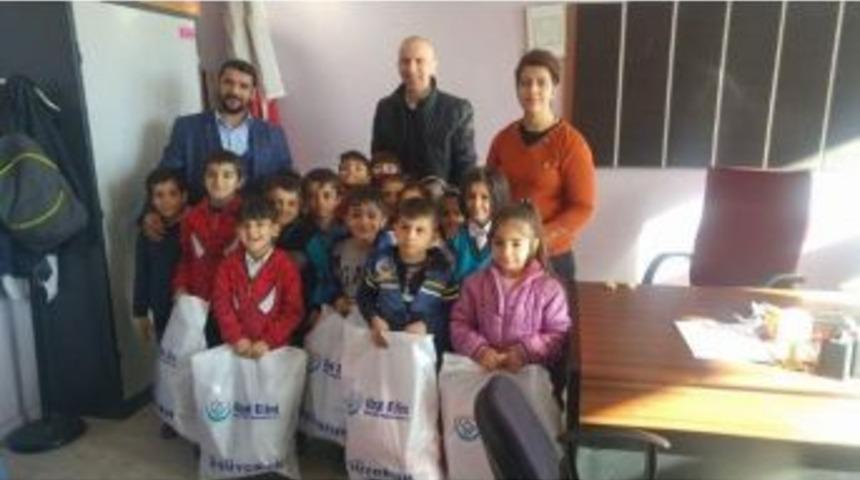 Öğrenciler, Uzat Elini Derneği İle Isınacak