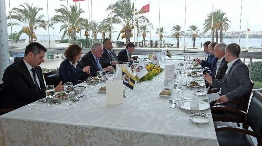 Fenerbahçe’den Zorya Yöneticilerine Yemek