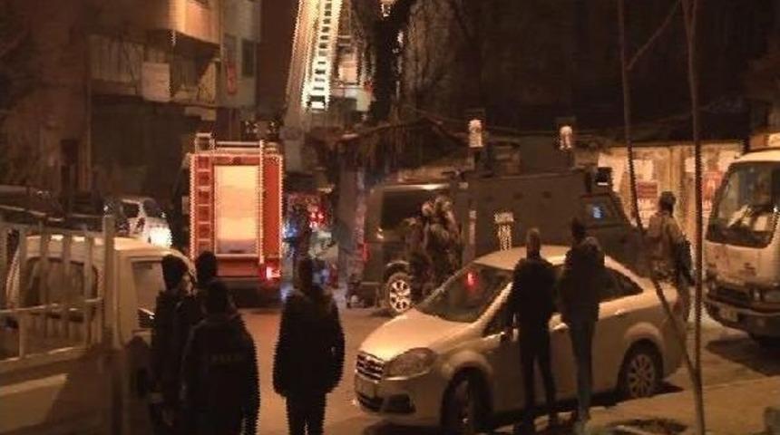 Okmeydanı'nda Gen&ccedil;lik Federasyonu Derneği'ne Operasyon D&uuml;zenlendi