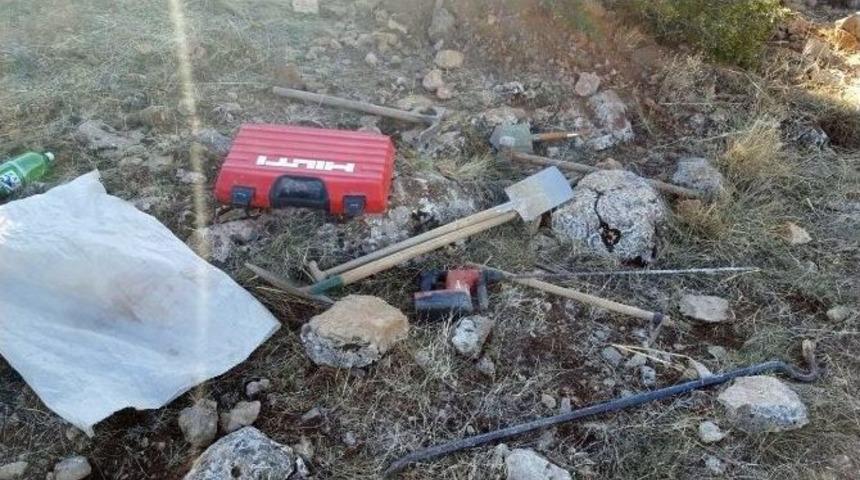 Ka&ccedil;ak Kazı Operasyonunda 13 G&ouml;zaltı