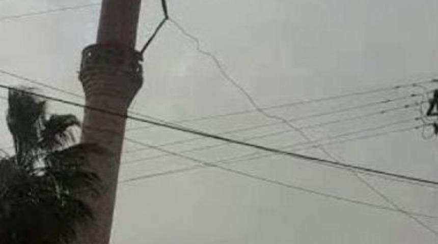 Risk Taşıyan Minare Kep&ccedil;e Yardımıyla Yıkıldı