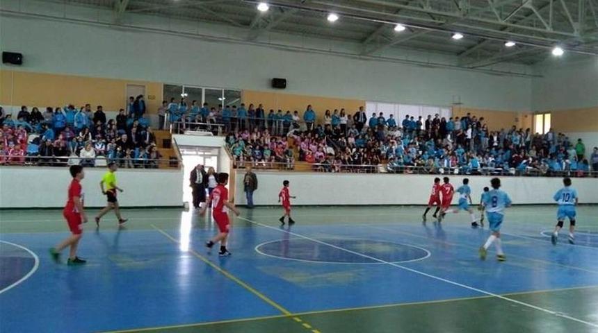 Hentbol Takımlarının Çekişmeli Mücadelesi Sona Erdi