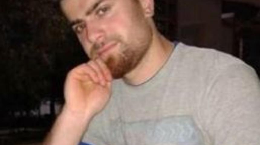 Fabrikada &Uuml;zerine Buhar Kazanı D&uuml;şen Iş&ccedil;i &Ouml;ld&uuml;