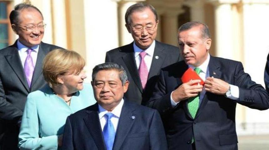 Erdoğan yerden alıp cebine koydu