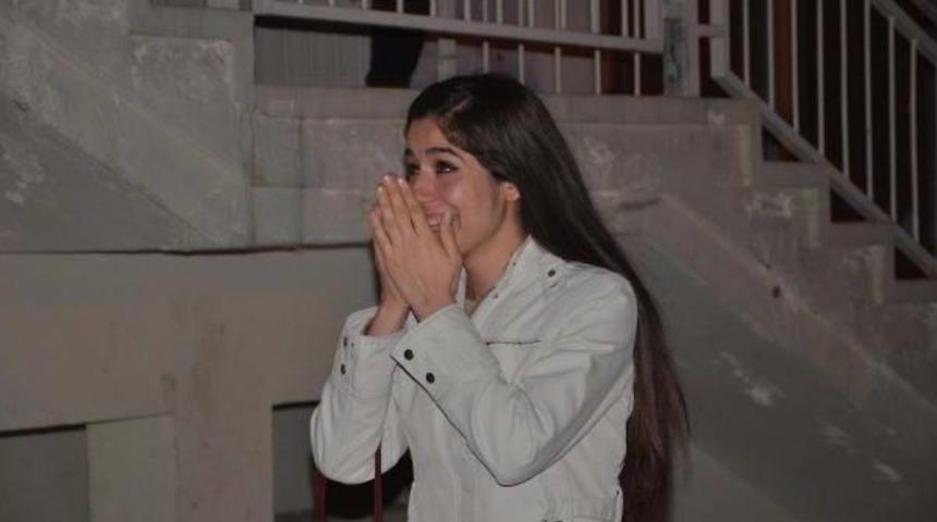 Duvara Yansıttığı Videoyla S&uuml;rpriz Evlilik Teklifi