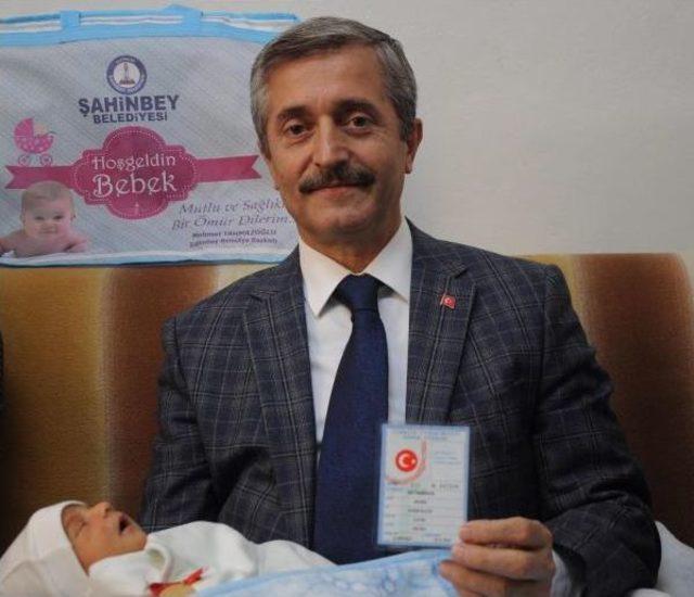 Şahinbey'de Doğan 60 Bininci Bebeğe Şehit Ömer Halisdemir'in Adı Verildi