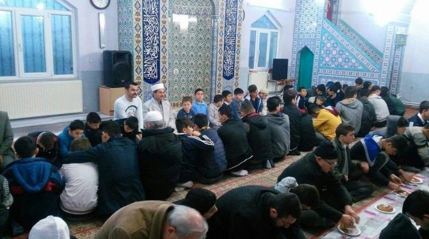 Kulalı Gen&ccedil;ler Sabah Namazında Buluştu