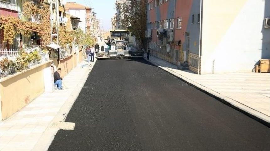 Sel&ccedil;uklu Mahallesi&rsquo;nde Yollar Asfaltlanıyor