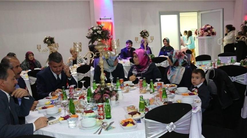 Osmanlı Ve Yıldırım Beyazıt Mahallesi D&uuml;ğ&uuml;n Salonları Sezona Hazır