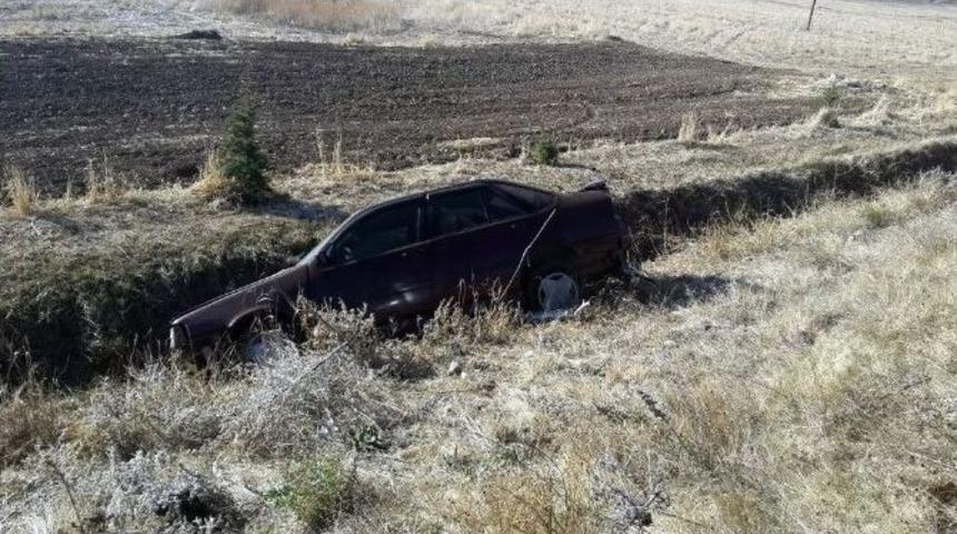 Otomobil Şarampole U&ccedil;tu: 1 Yaralı