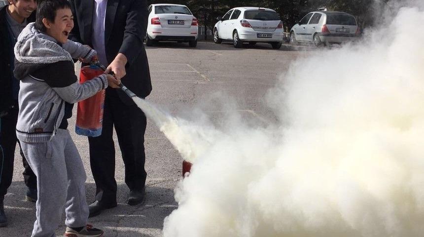 &Ouml;zel Eğitim Uygulama Merkezinde Yangın Tatbikatı Yapıldı